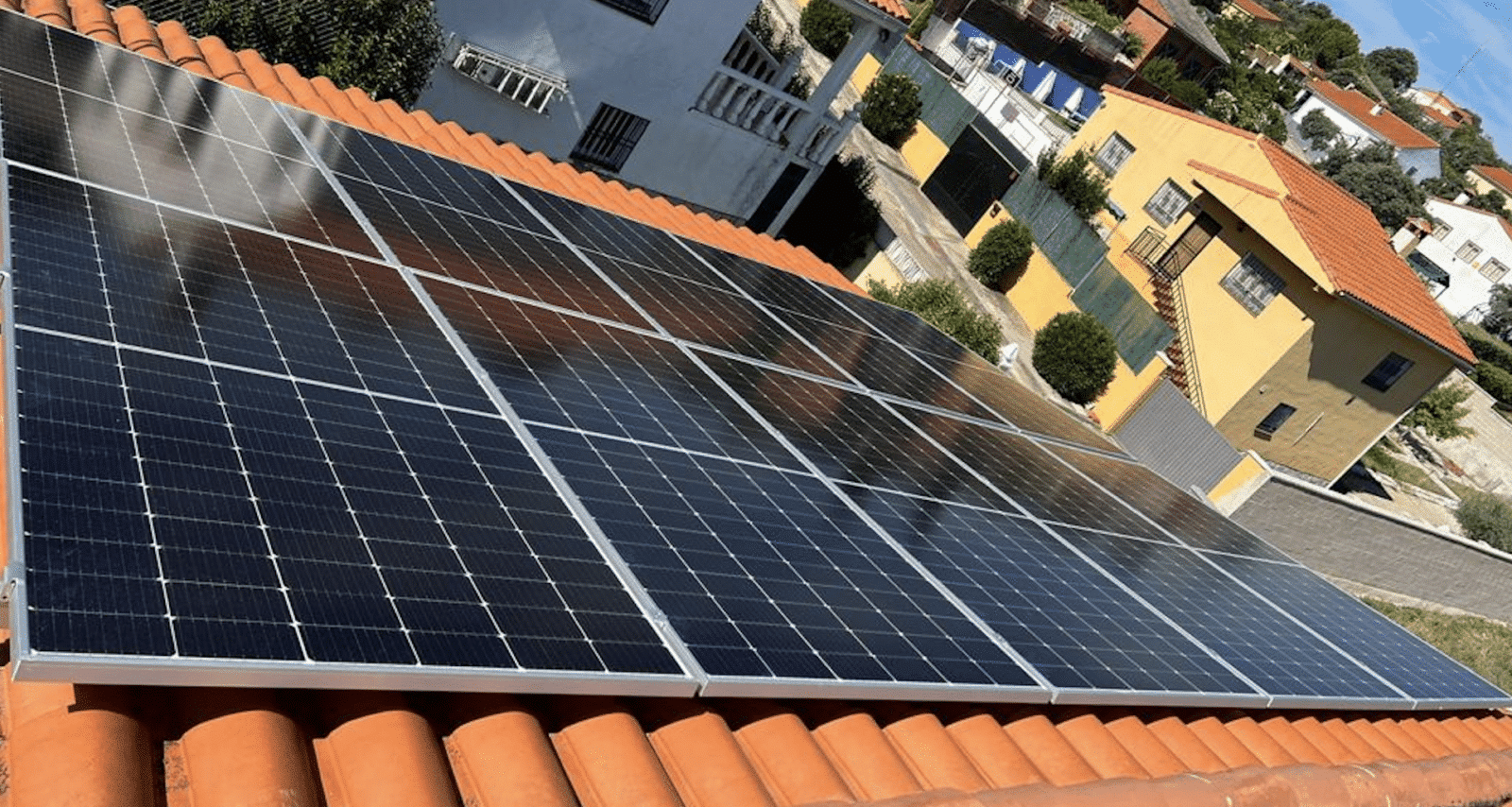 Aerotermia con placas solares