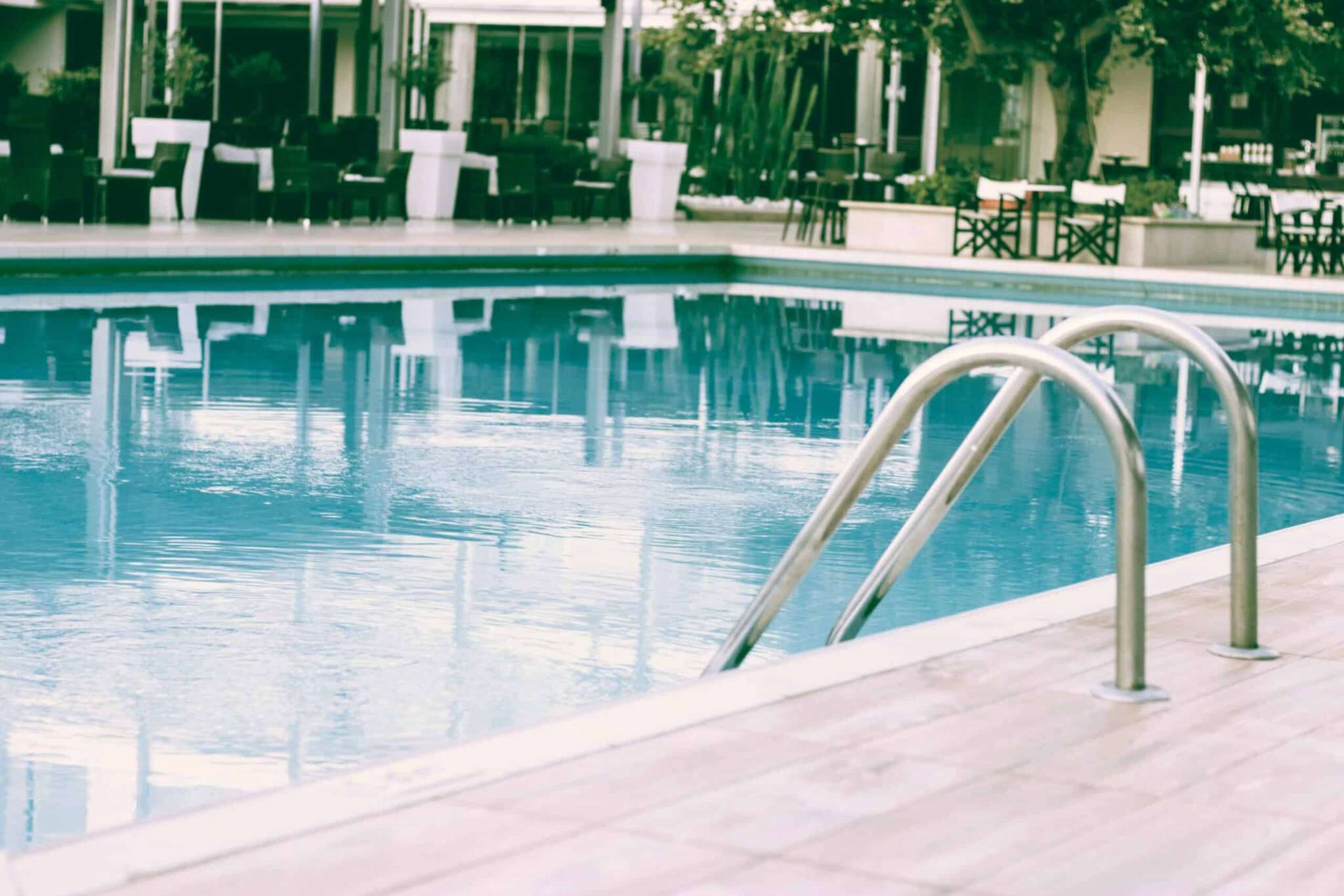 Calcula la potencia necesaria para la aerotermia de una piscina scaled 1