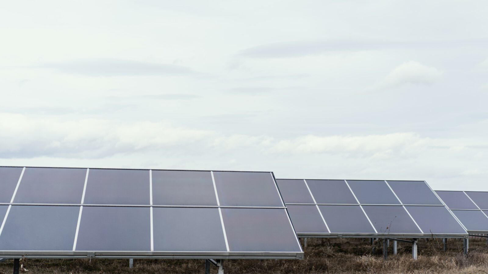 paneles solares en serie o paralelo